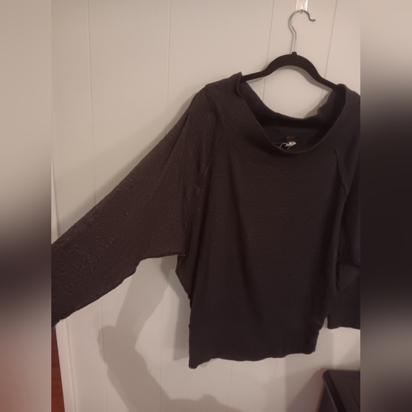 We the free off the shoulder charcoal gray long sleeve sweater - Picture 2 of 5